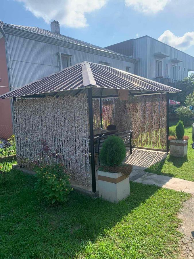 Guest House Kobuleti Bagian luar foto